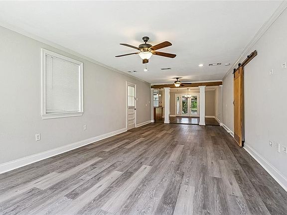 4th image of 266 Roselyn Park Pl