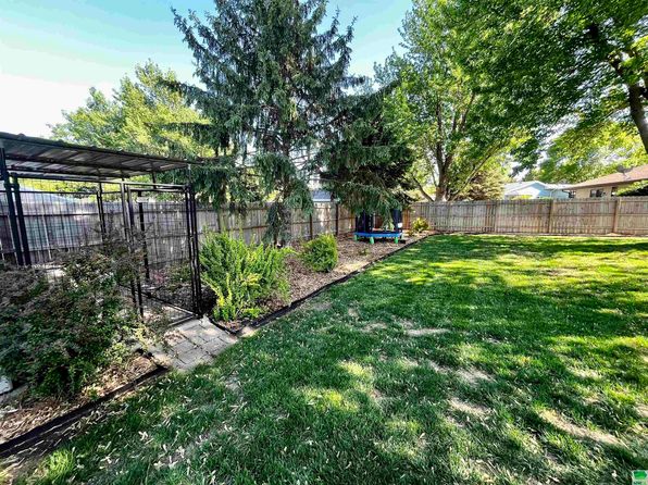 510 Sterling St, Vermillion, SD 57069