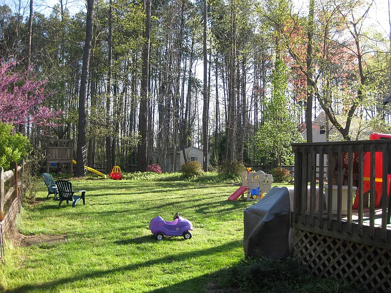 104 Runaway Ln — Photo 3