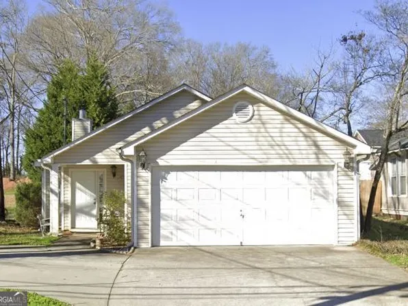 77 Clark St, Newnan, GA 30263