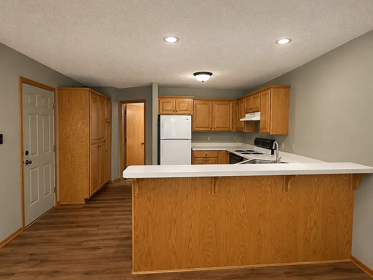 1228 Balsam Ct — Photo 3