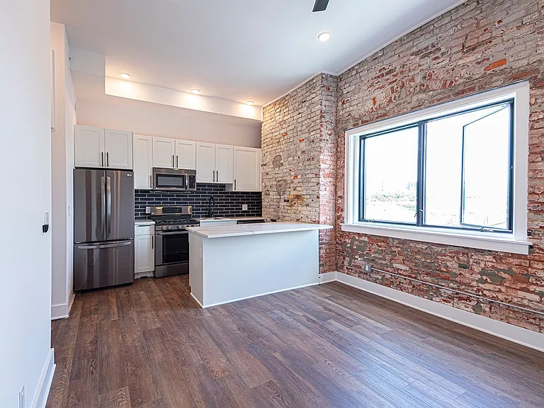 1211 Bainbridge St — Photo 12