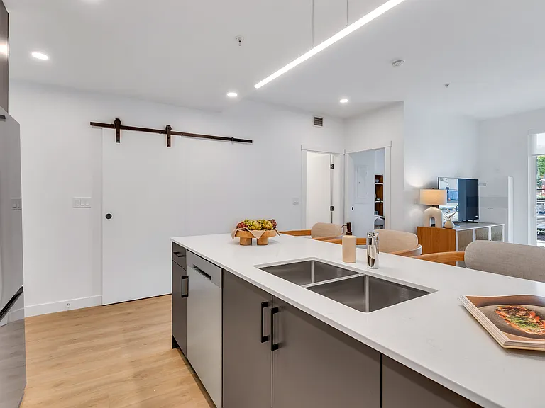 235 Wallace St — Photo 27