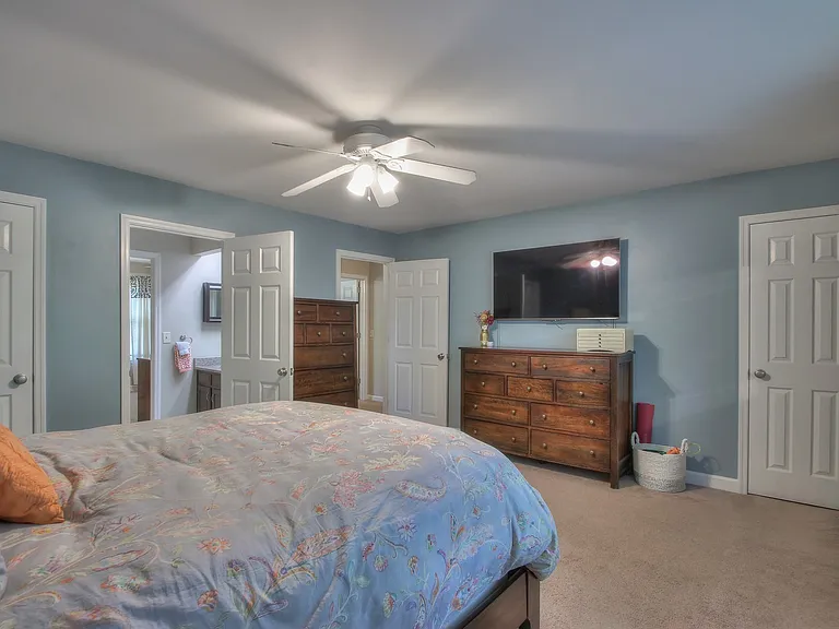 3321 Lealand Ln — Photo 17