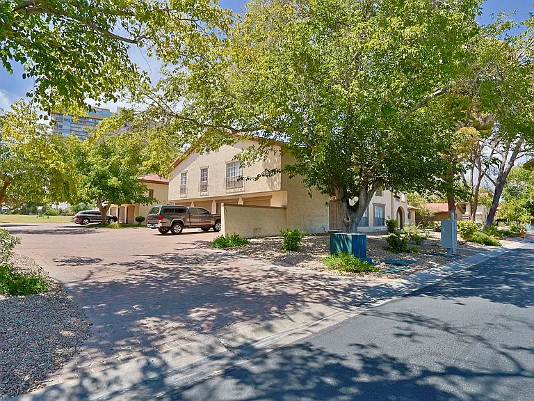 3181 Pinehurst Dr #D — Photo 5