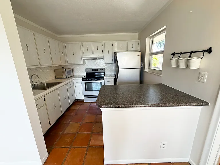 205 NE 3rd St #207 — Photo 3