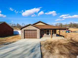 723 Elmdale Rd, Paducah, KY 42003