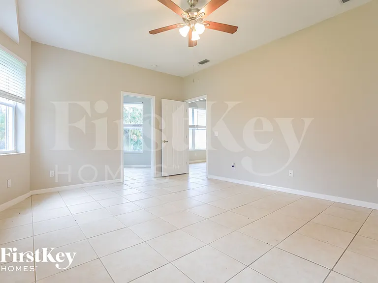 4511 Jaslo Ave — Photo 12