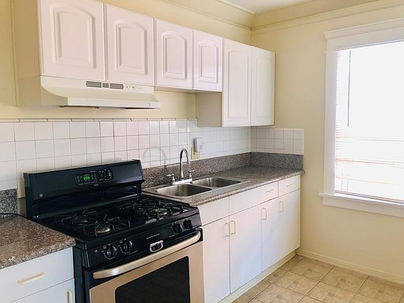 3rd image of 437 Linden Ave