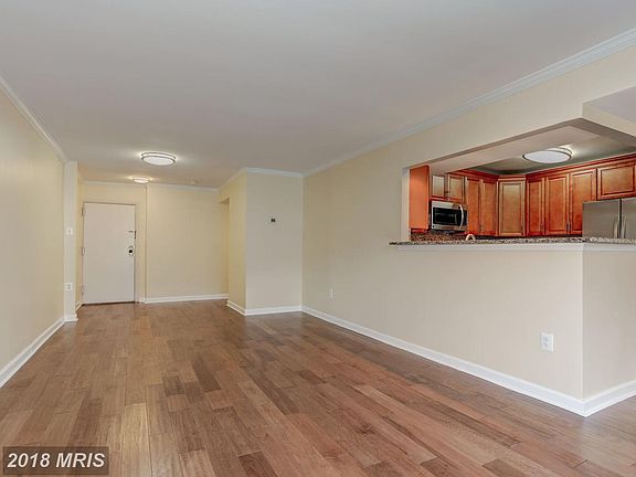 4th image of 3109 Buccaneer Ct APT 001