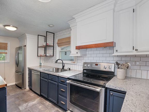 3rd image of 713 Ferncliff Ave