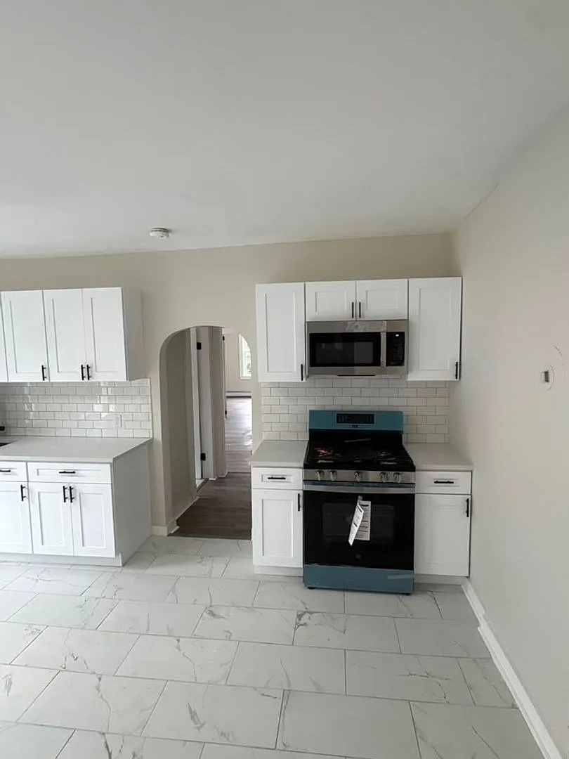 172 Glen St, New Britain — Photo 3