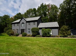 1 Woodland Ct, Ballston Spa, NY 12020