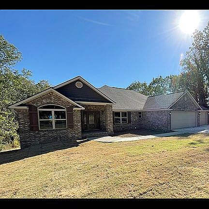 3rd image of 110 Sunny Ln