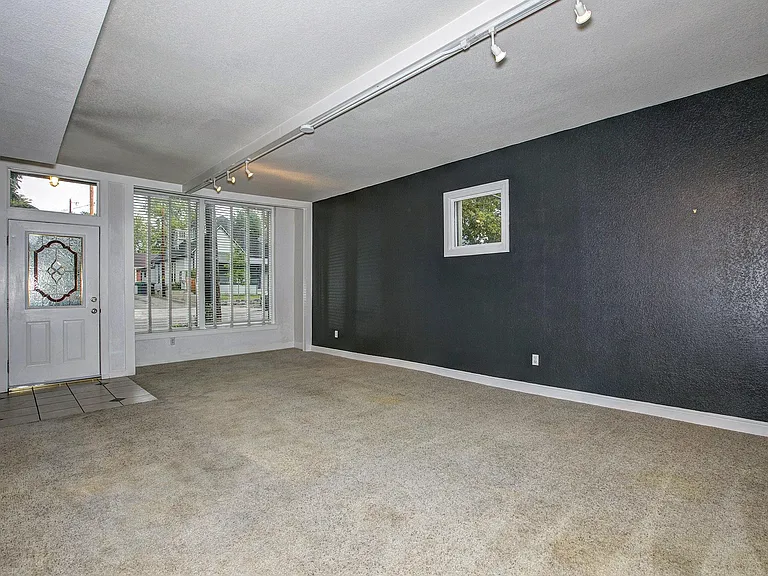 Ignore carpeting - we now have LVP