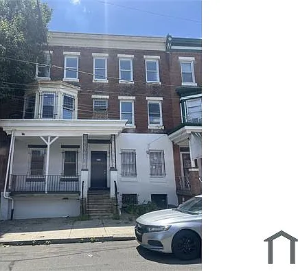 6 bed, 2267 sqft, $3,000 — Photo 1