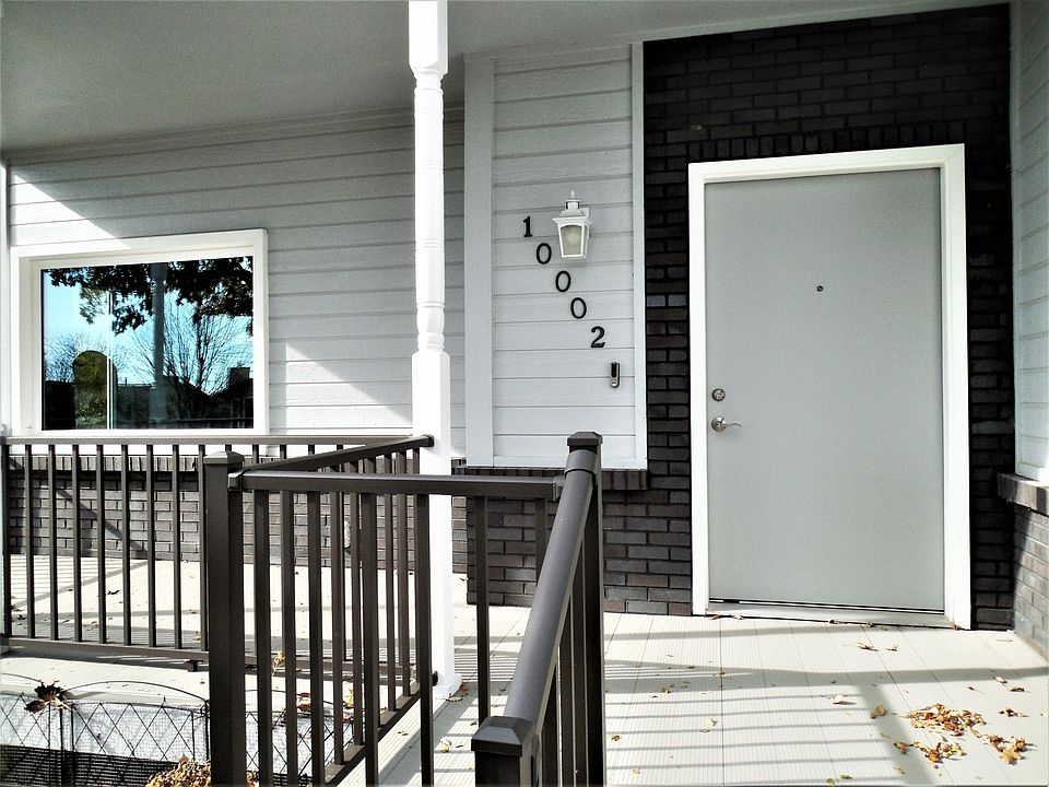 Covered Porch/Entry @ 10002 S. 10th Street