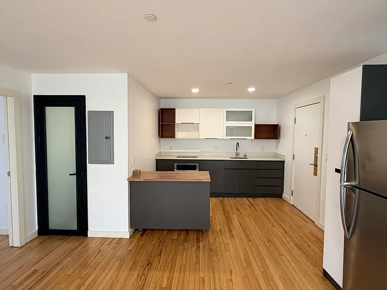 35 Springside Ave #2B — Photo 7
