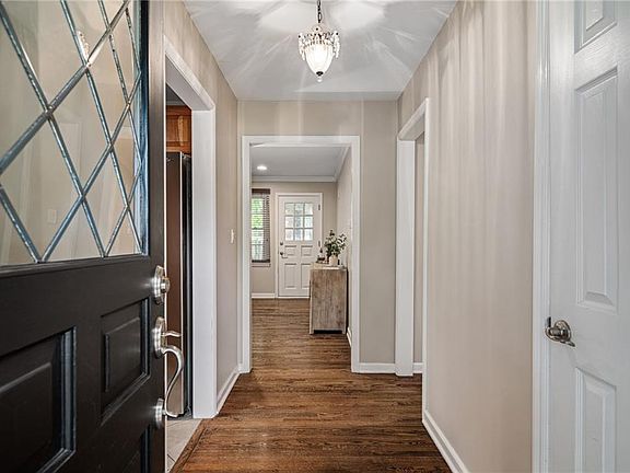 4th image of 6525 Hodges Dr