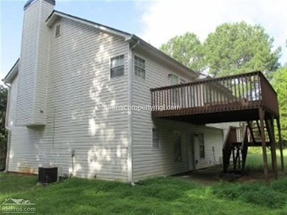 3rd image of 203 Cobblestone Ln