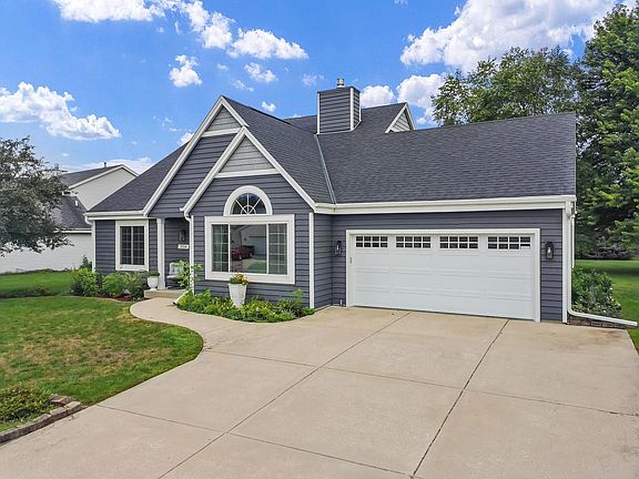 2nd image of 2554 S Sterling CIRCLE