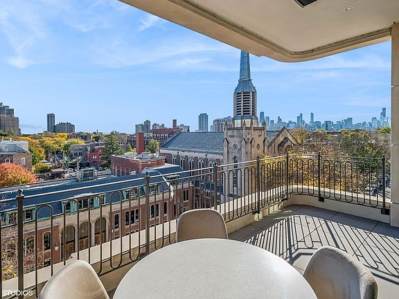 3rd image of 2350 N Orchard St #504