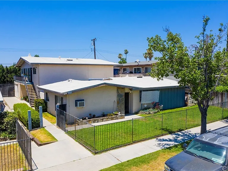 863 N Vineyard Ave #905-C — Photo 3