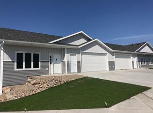 5620 Superior Dr, Bismarck, ND 58503
