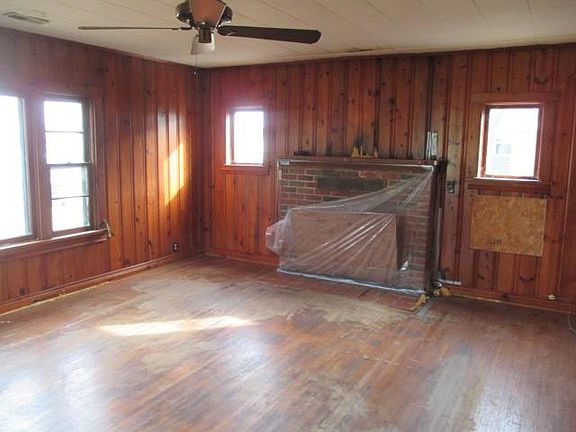 5th image of 230 E Moniteau St