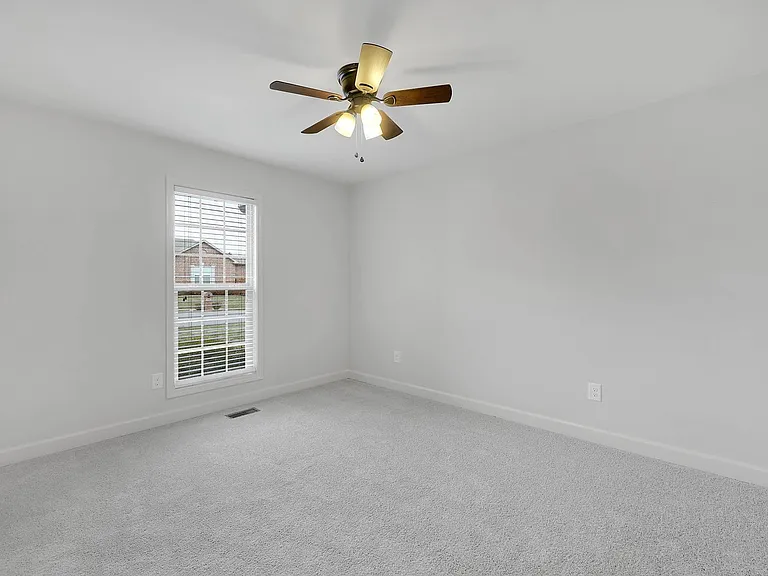 402 Lucy Cir — Photo 26