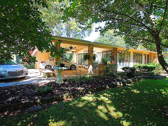 3rd image of 108 Dovenshire Dr