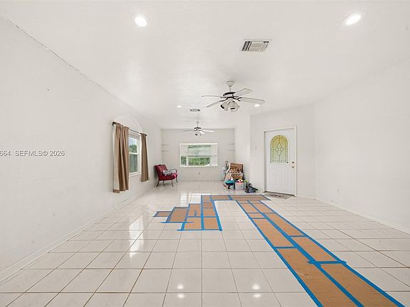 4th image of 3077 W Scoralick Rd