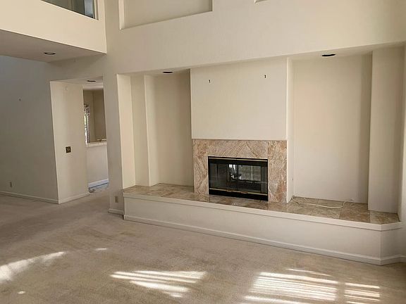 3rd image of 5146 Seaside Ct