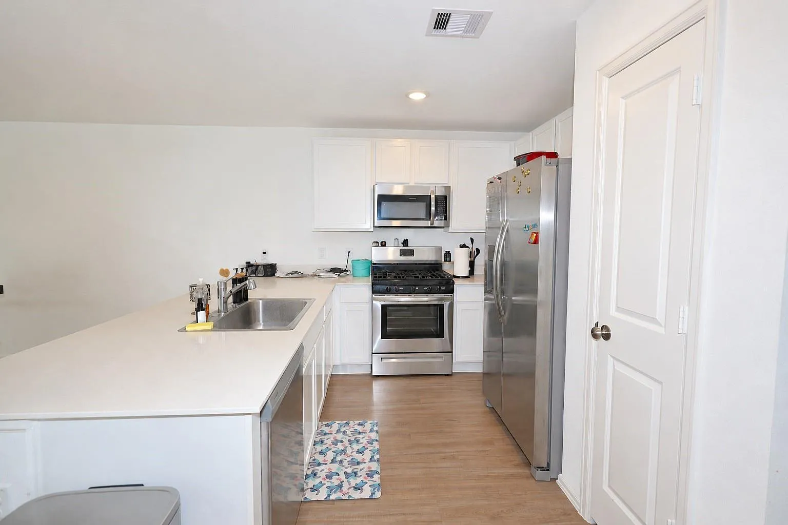 4 bed, 2.0 bath, 1650 sqft, $2,250 — Photo 4