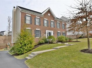1305 Maplewood Cir, Washington, PA 15301