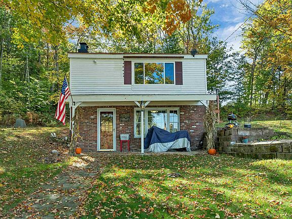2nd image of 137 Loon Pond Road