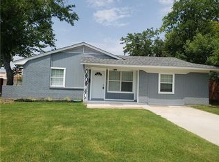 513 Royal Crest Dr, Mesquite, TX 75149