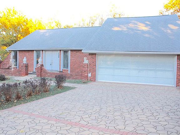 2nd image of 1128 NE 97th Pl