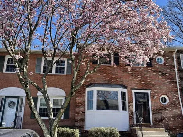 1804 N George Mason Dr, Arlington, VA 22205