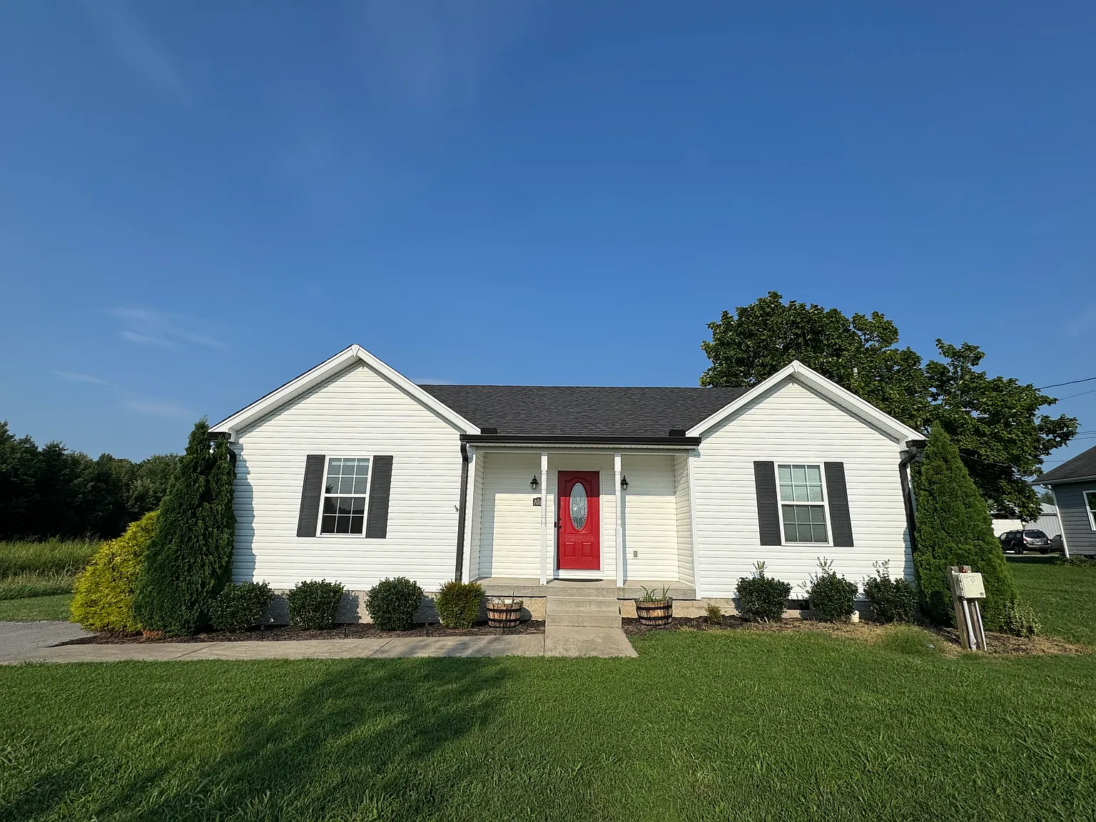 3 bed, 1300 sqft, $2,095 — Photo 2