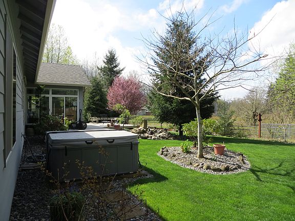 Hot Tube & Water Feature