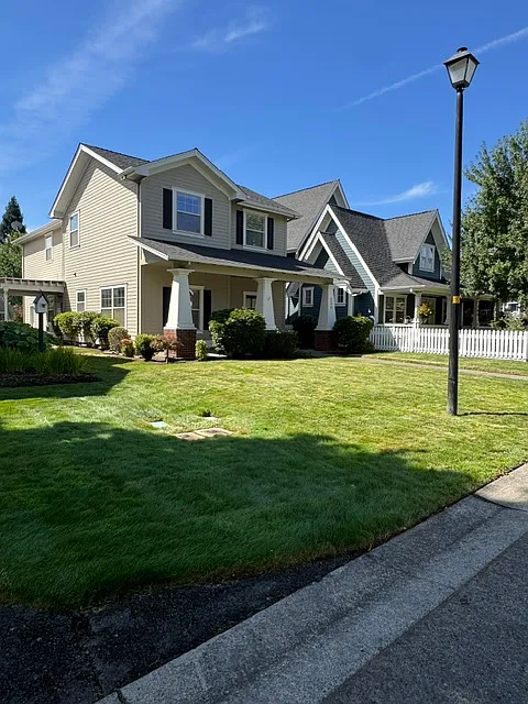 3 bed, 1902 sqft, $2,995 — Photo 3