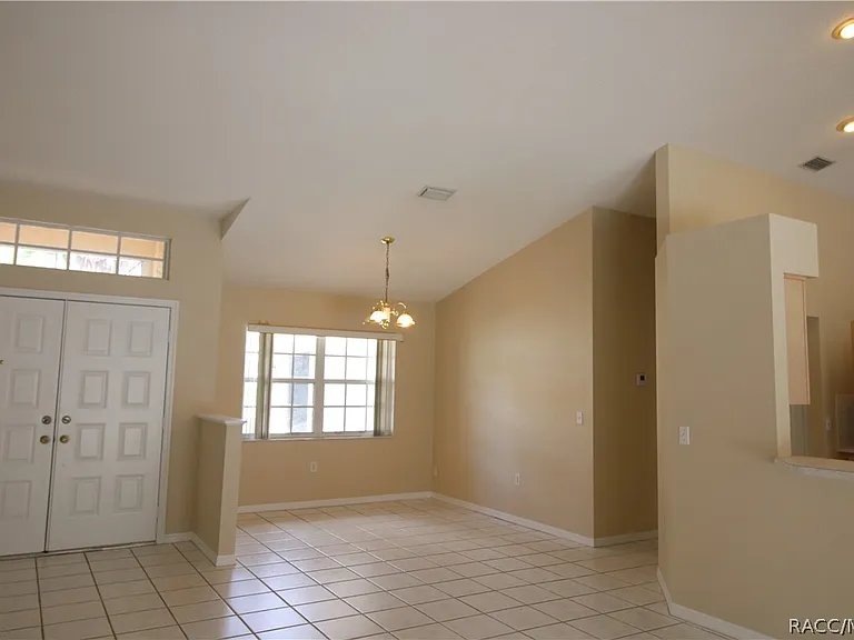 2864 N Churchill Way — Photo 4