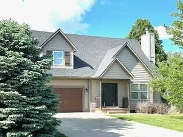 20528 W 221st St, Spring Hill, KS 66083