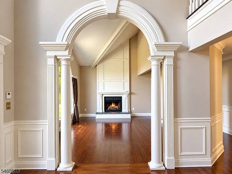 5 bed, 5.0 bath, $8,200 — Photo 3