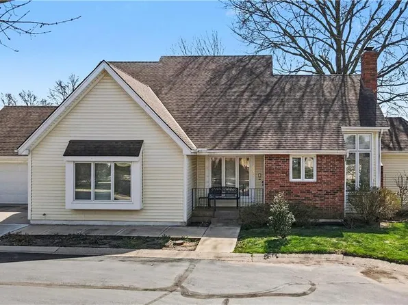 4530 W 90th St, Prairie Village, KS 66207