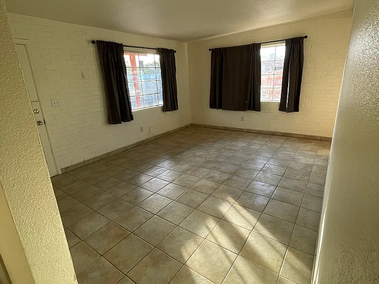 870 W Alameda St — Photo 6
