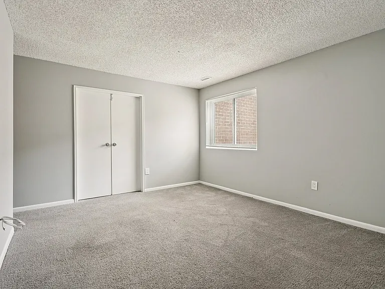 Aspen Apartments — Photo 34
