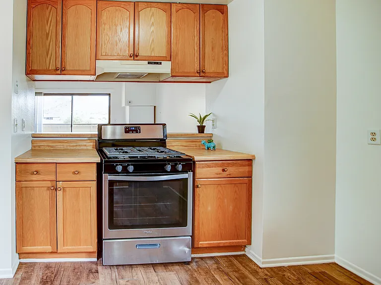Sierra View Apartments — Photo 5