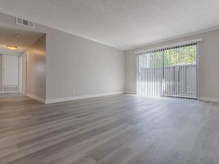 Shoreline Apartments — Photo 19